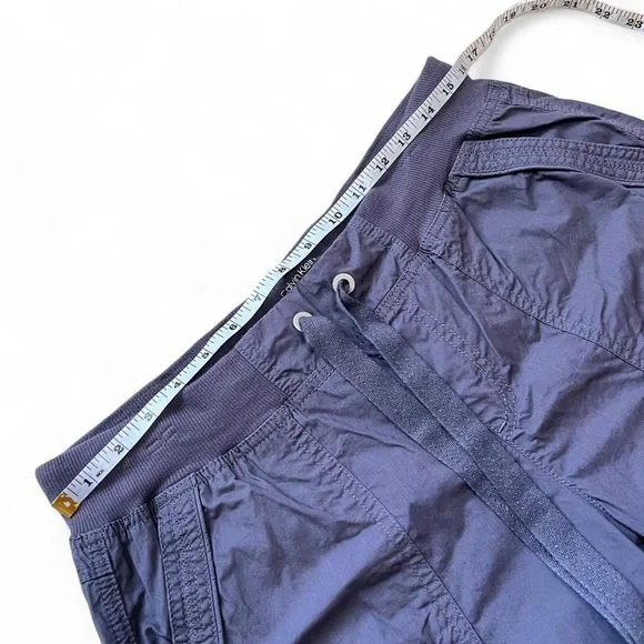 Calvin Klein Performance Cargo Capri Navy Drawstring Tapered Leg Pants Size M - Picture 3 of 6